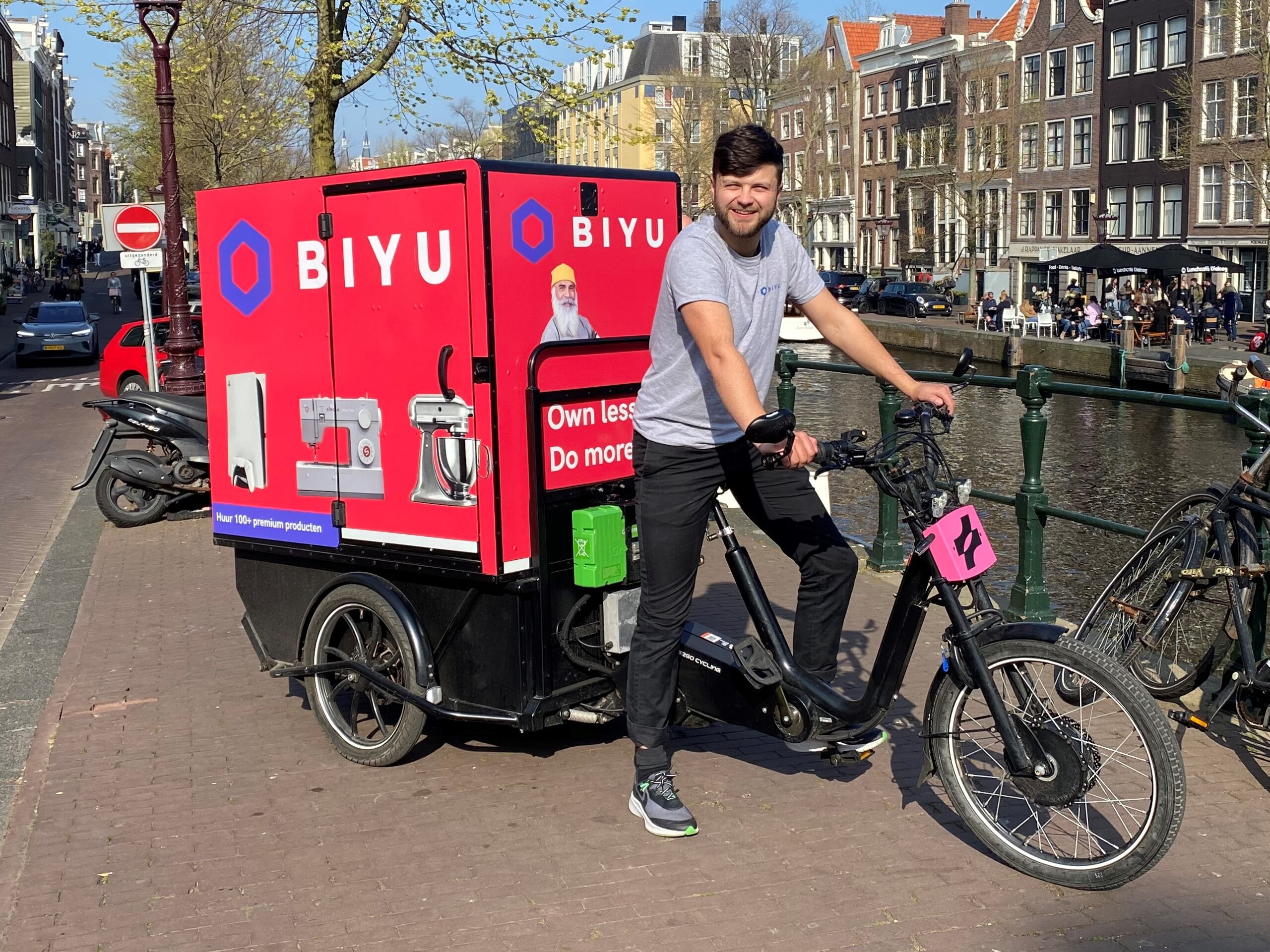 an electric bike from company DOCKR, used by a rider working for BIYU.