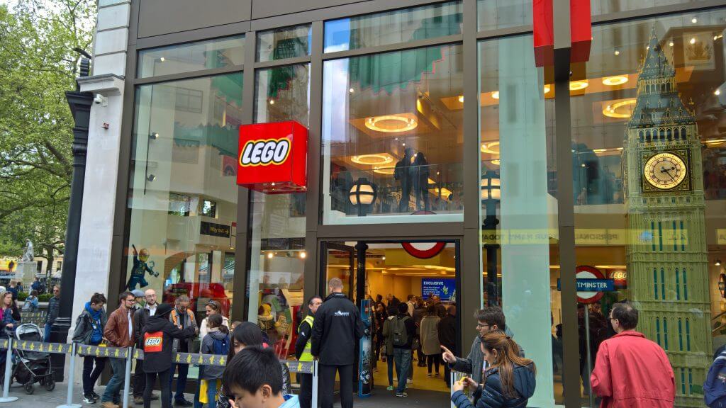 brand experience lego store
