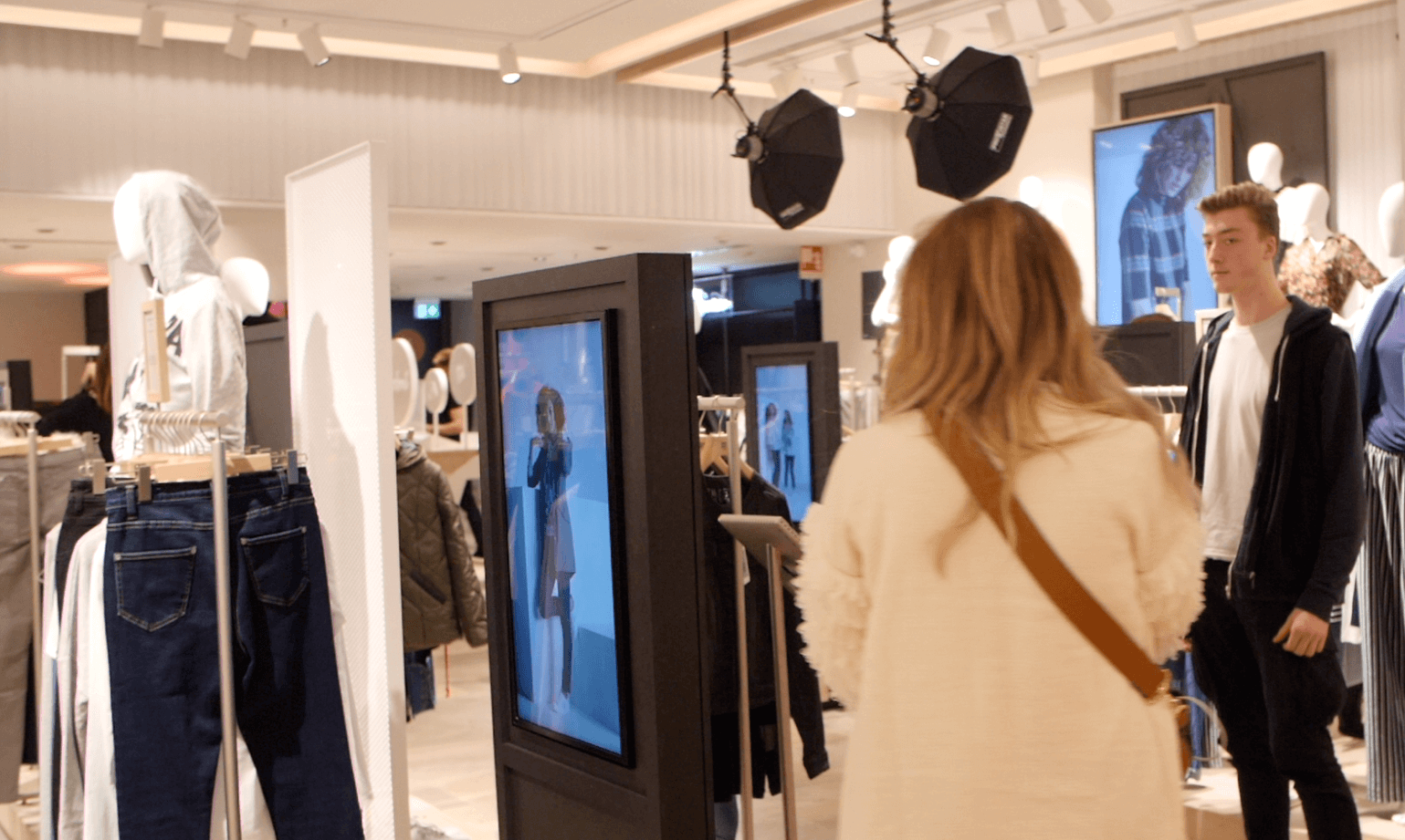 Digital Shopping with RFID in Bonprix's Future Store